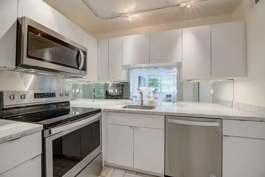 1160 N Federal Highway #215, Fort Lauderdale, FL 33304 - #2
