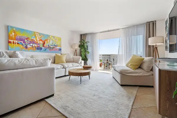 18021 Biscayne Boulevard #504, Aventura, FL 33160