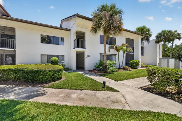 3500 Twin Lakes Terrace #202, Fort Pierce, FL 34951