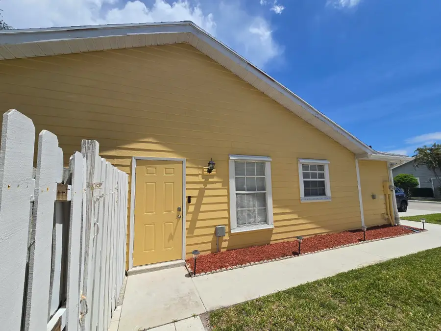 1530 Royal Forest Court, West Palm Beach, FL 33406 - #2