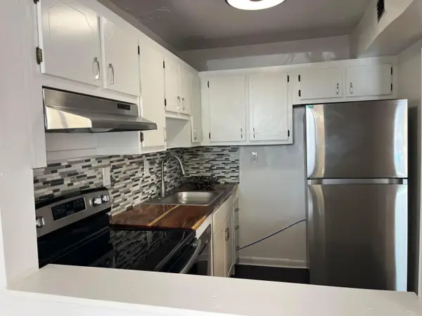 9141 Sunrise Lakes Boulevard #115, Sunrise, FL 33322