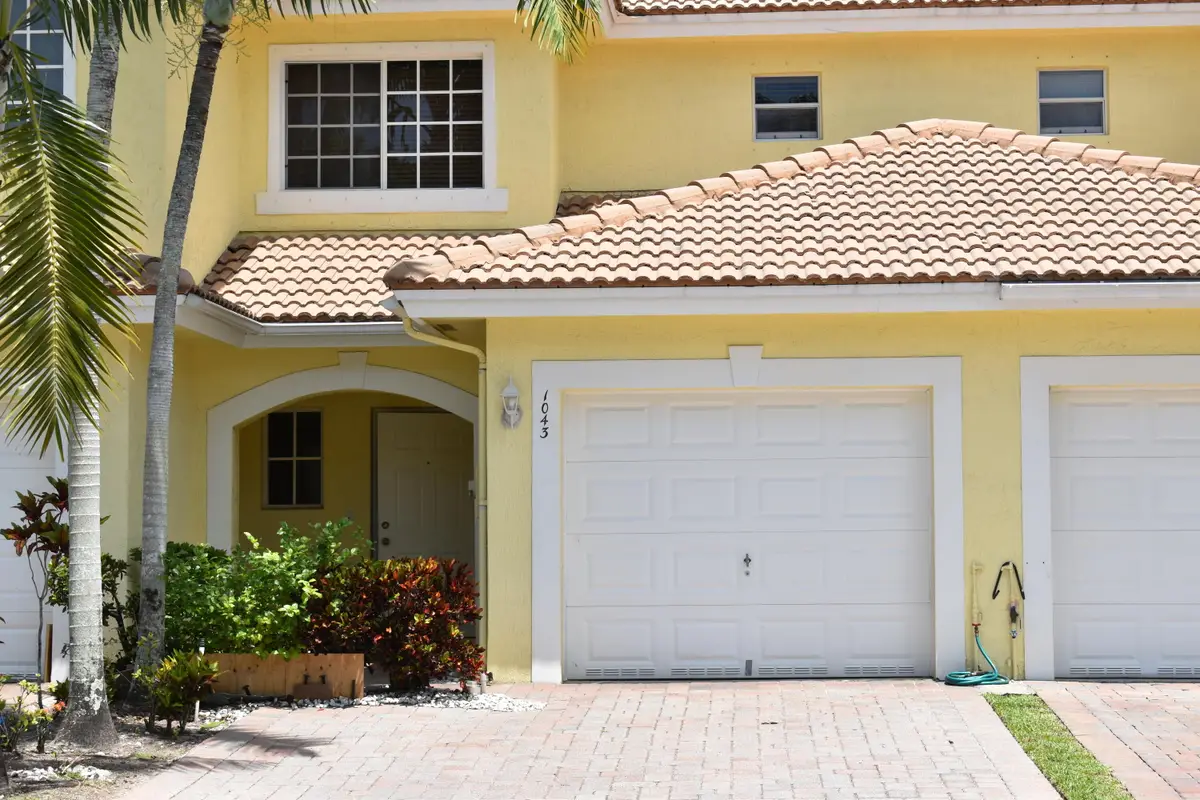 1043 Imperial Lake Road, West Palm Beach, FL 33413 - #1