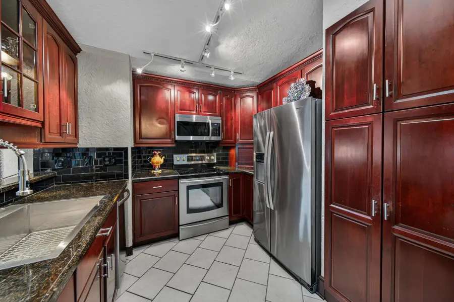 3068 S Oakland Forest Drive #806, Oakland Park, FL 33309 - #3