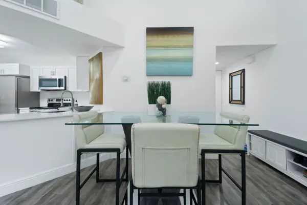 8851 Wiles Road #Apt 304, Coral Springs, FL 33067