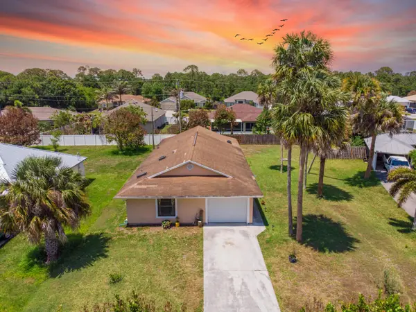 1573 SW Dycus Avenue, Port St Lucie, FL 34953