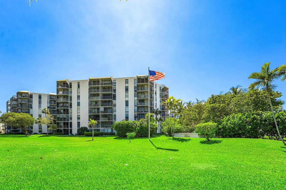 20500 W Country Club Drive #210, Aventura, FL 33180 - #1