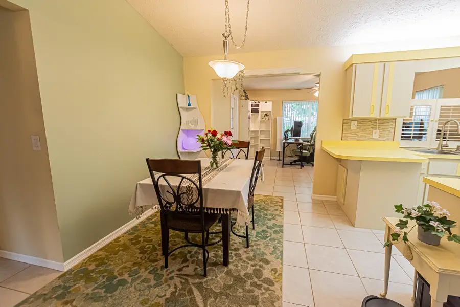 537 NW Sagamore Terrace, Port Saint Lucie, FL 34983 - #3
