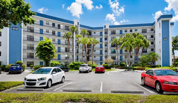 4640 W Lucerne Lakes Blvd W #205, Lake Worth, FL 33467