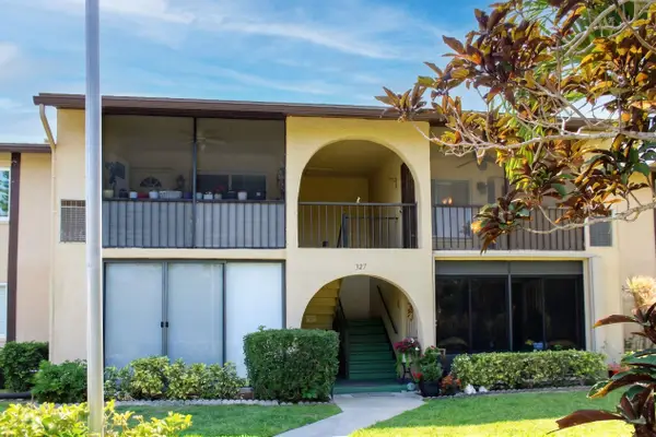 327 Pine Ridge Circle #B-2, Greenacres, FL 33463