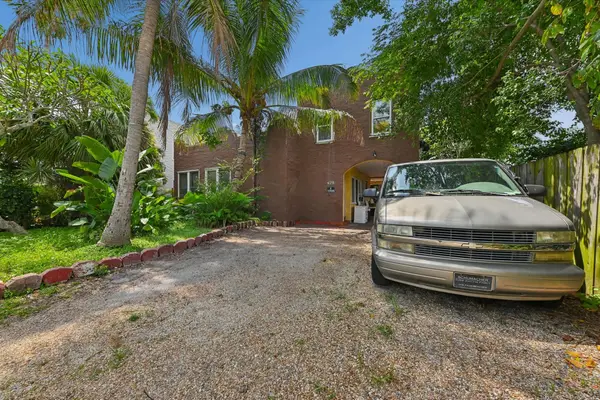 428 El Prado, West Palm Beach, FL 33405