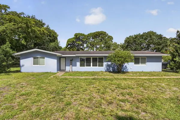 8669 Nashua Drive, Palm Beach Gardens, FL 33418