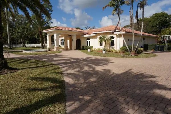 650 E Rambling Drive, Wellington, FL 33414