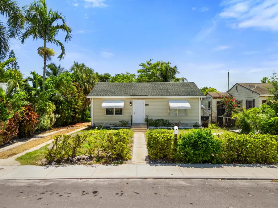 926 S L Street, Lake Worth Beach, FL 33460 - #2