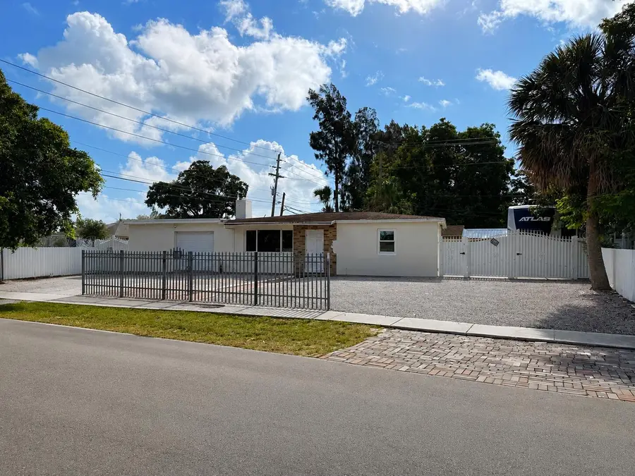 2000 Eagle Drive, West Palm Beach, FL 33409 - #2