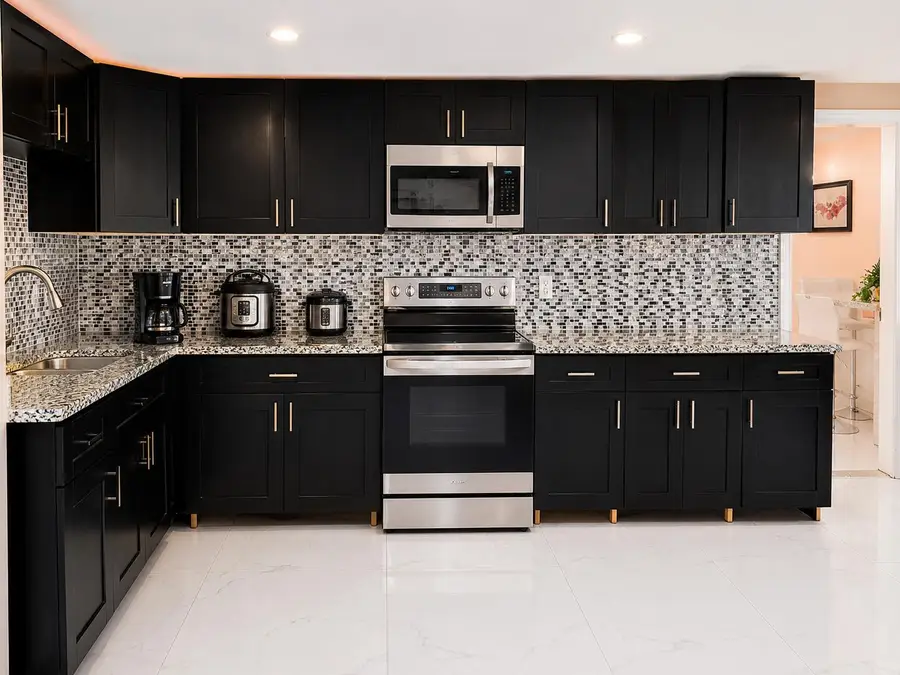2000 Eagle Drive, West Palm Beach, FL 33409 - #3