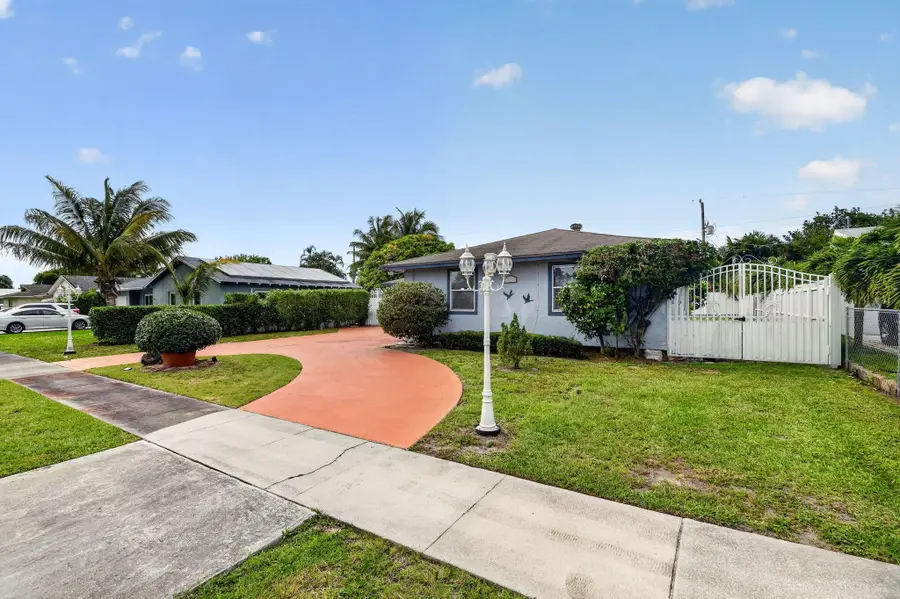 4033 Kent Avenue, Lake Worth Beach, FL 33461 - #2