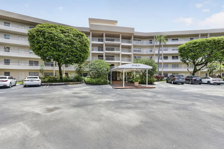 3900 Oaks Clubhouse Drive #410, Pompano Beach, FL 33069 - #2