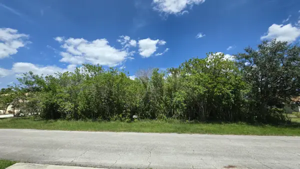 3909 SW Leesburg Street, Port St Lucie, FL 34953
