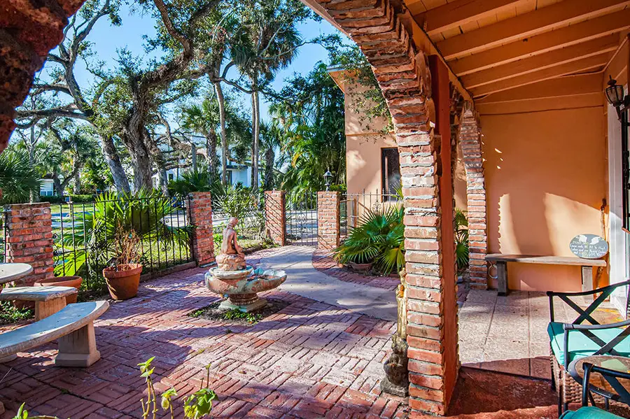 575 Acacia Road, Vero Beach, FL 32963 - #2