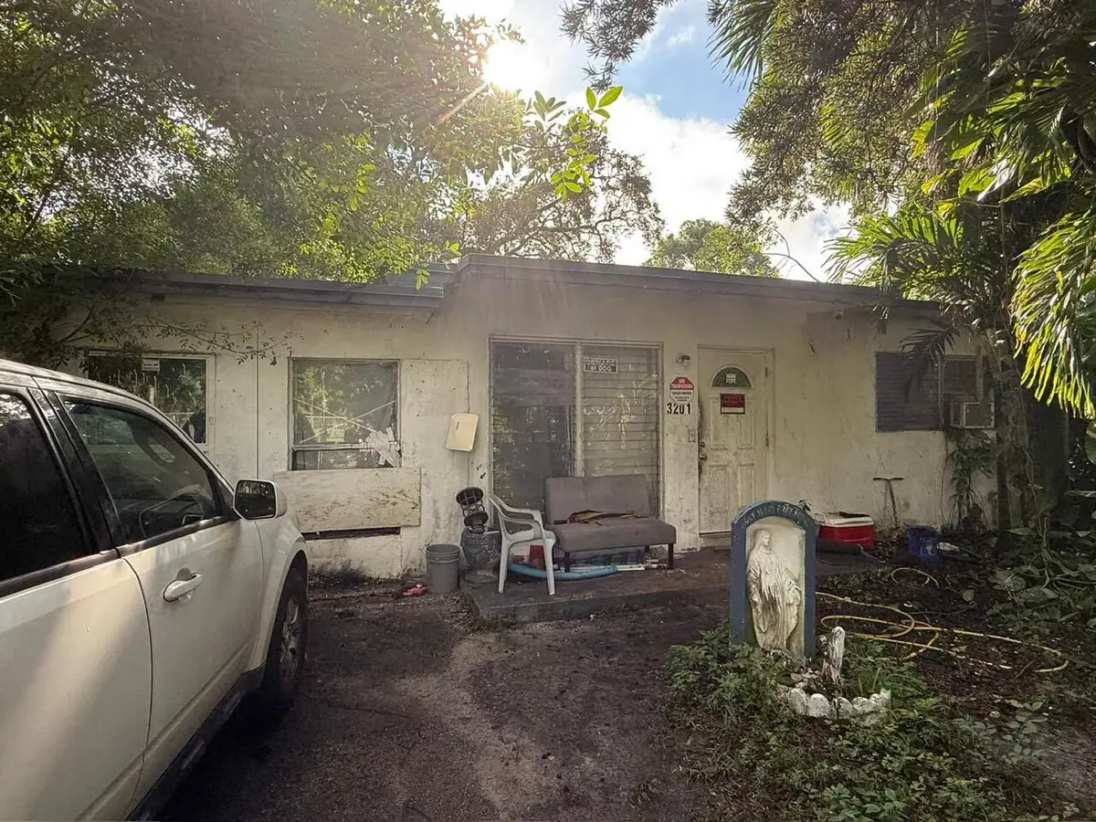 3201 SW 48th Avenue, West Park, FL 33023 - #1