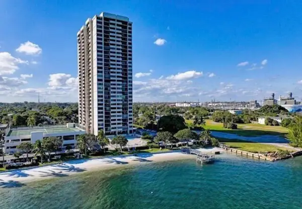 5600 N Flagler Drive #1204, West Palm Beach, FL 33407