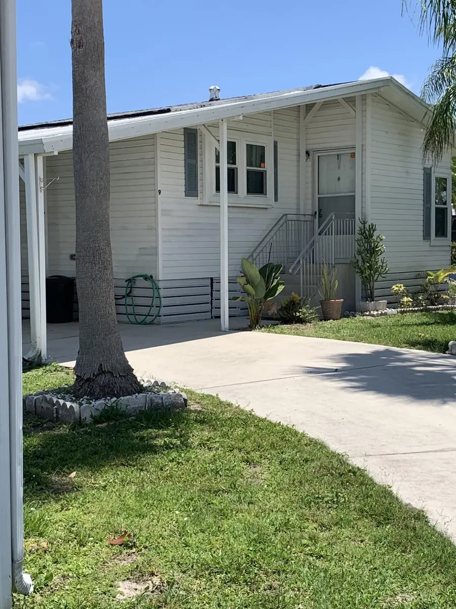 9 Universidad Lane, Port Saint Lucie, FL 34952 - #2