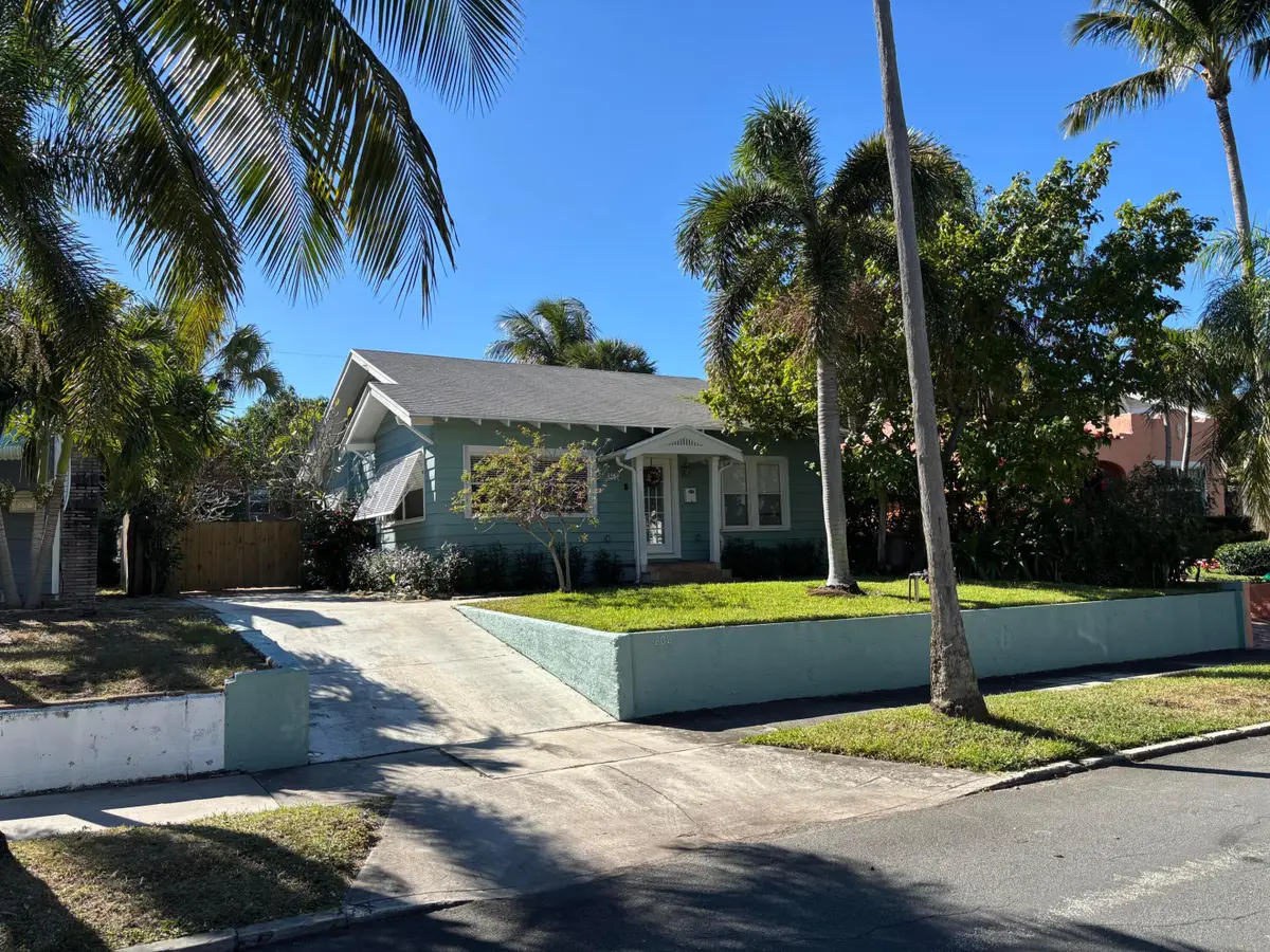808 Kanuga Drive, West Palm Beach, FL 33401 - #1