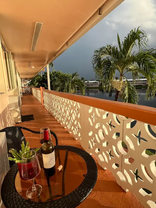 900 SW 10th Terrace #S20, Hallandale Beach, FL 33009