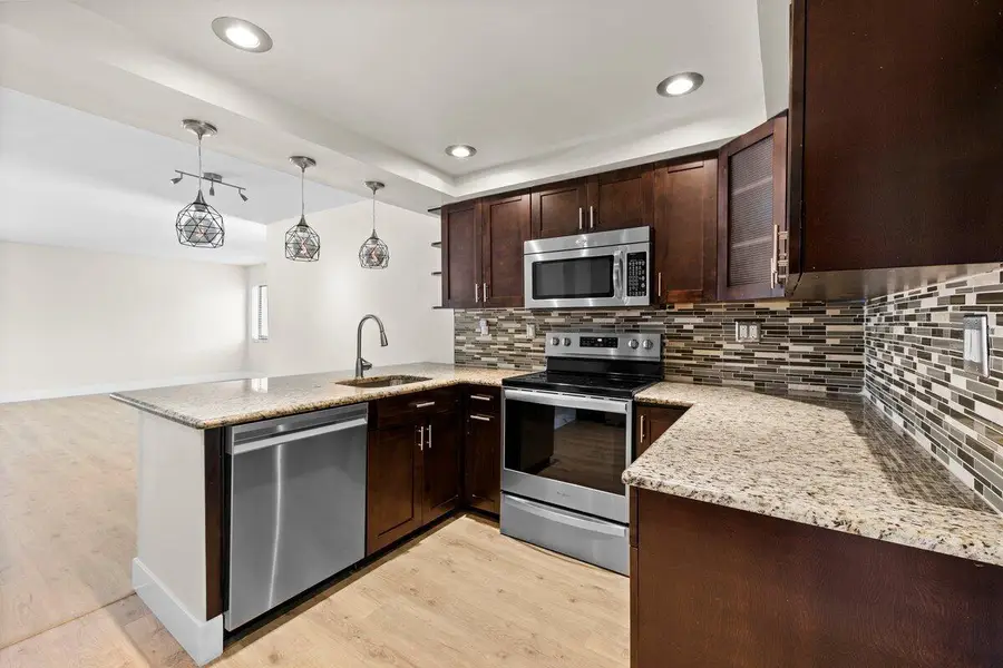 28 Wimbledon Lake Drive #222, Plantation, FL 33324 - #3