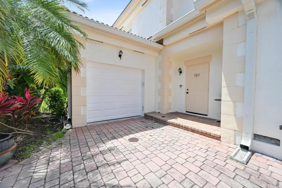 568 7th Square, Vero Beach, FL 32962 - #2