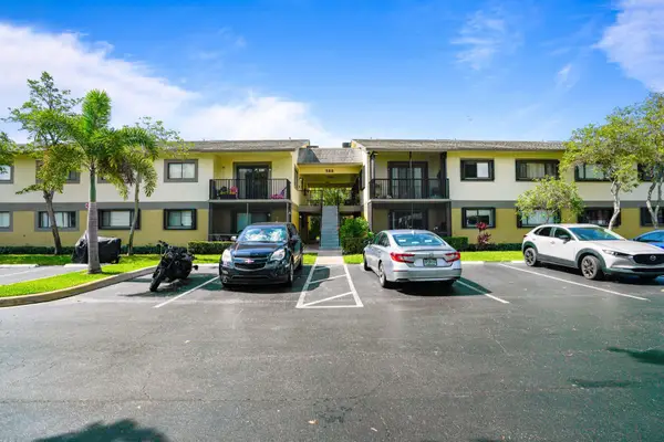 588 Trace Circle #102, Deerfield Beach, FL 33441