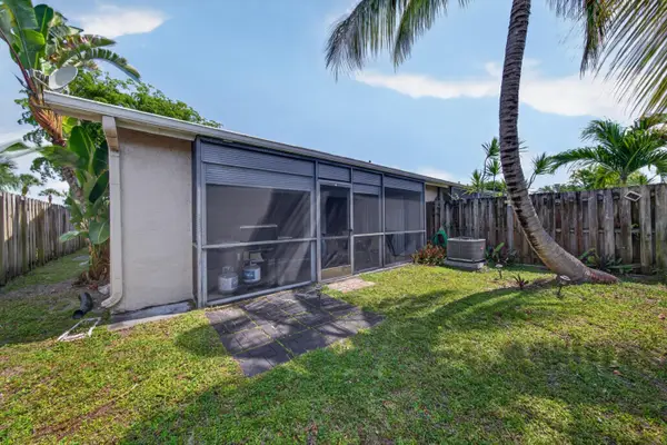 1036 E Lakes Drive, Pompano Beach, FL 33064