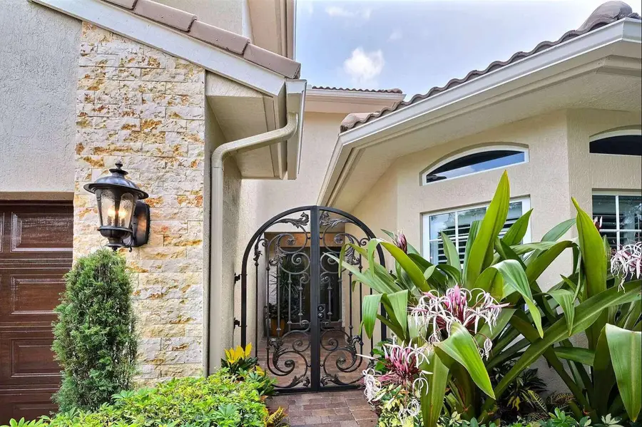 512 NE 12th Avenue, Fort Lauderdale, FL 33301 - #2
