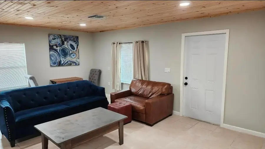 618 Hunter Street, West Palm Beach, FL 33405 - #3