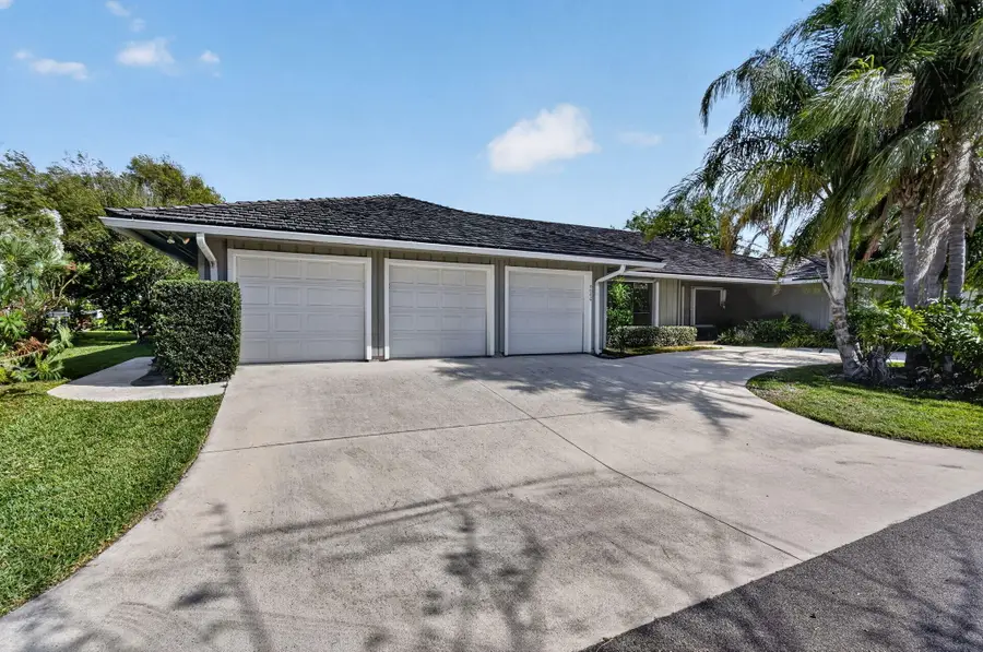 9055 SE Harbor Island Way, Hobe Sound, FL 33455 - #3