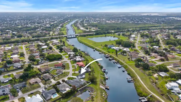 2674 SW Monterrey Lane, Port St Lucie, FL 34953