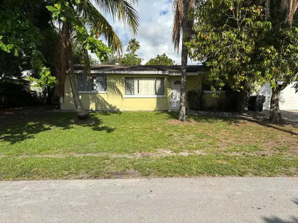 2201 W Carol Circle, West Palm Beach, FL 33415