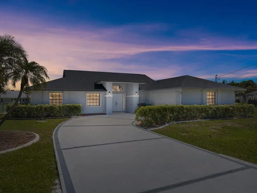1902 SE Gaskins Circle, Port Saint Lucie, FL 34952 - #2