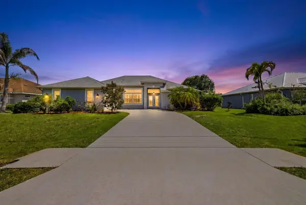474 SW Carter Avenue, Port St Lucie, FL 34983