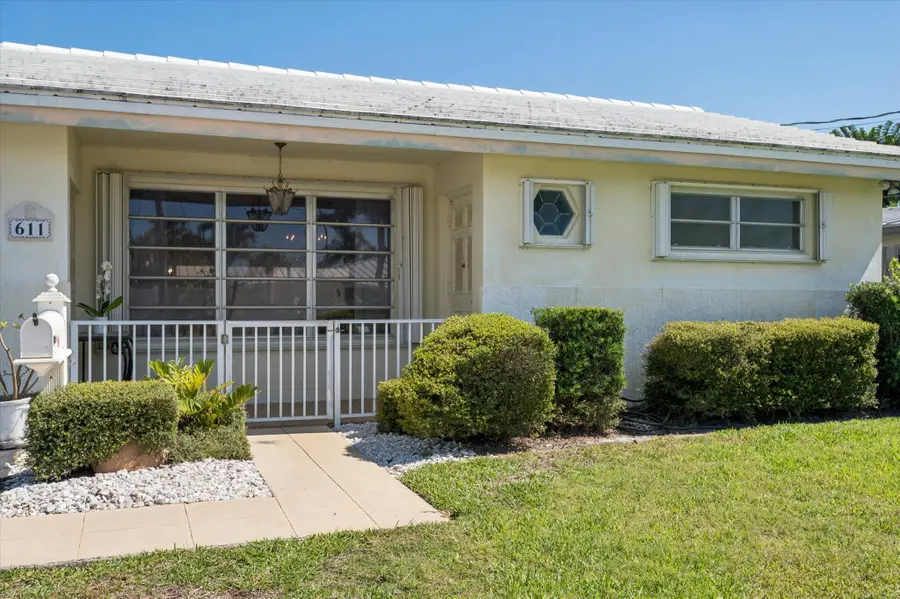 611 SE 11th Street, Pompano Beach, FL 33060 - #2