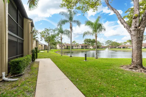 713 Sunny Pine Way #G1, Greenacres, FL 33415