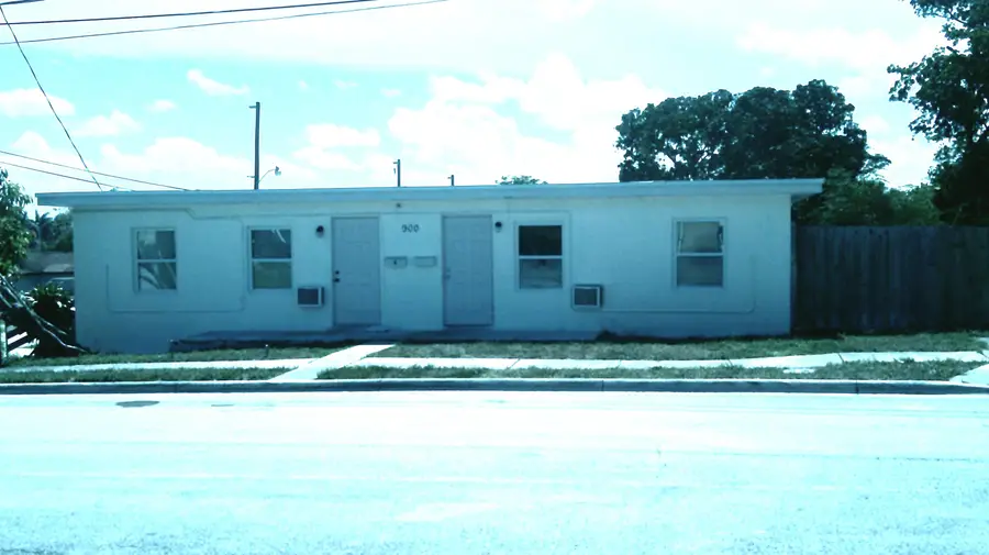 900 W 9th Street, Riviera Beach, FL 33404 - #2