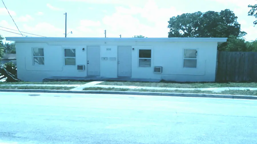 900 W 9th Street, Riviera Beach, FL 33404 - #3