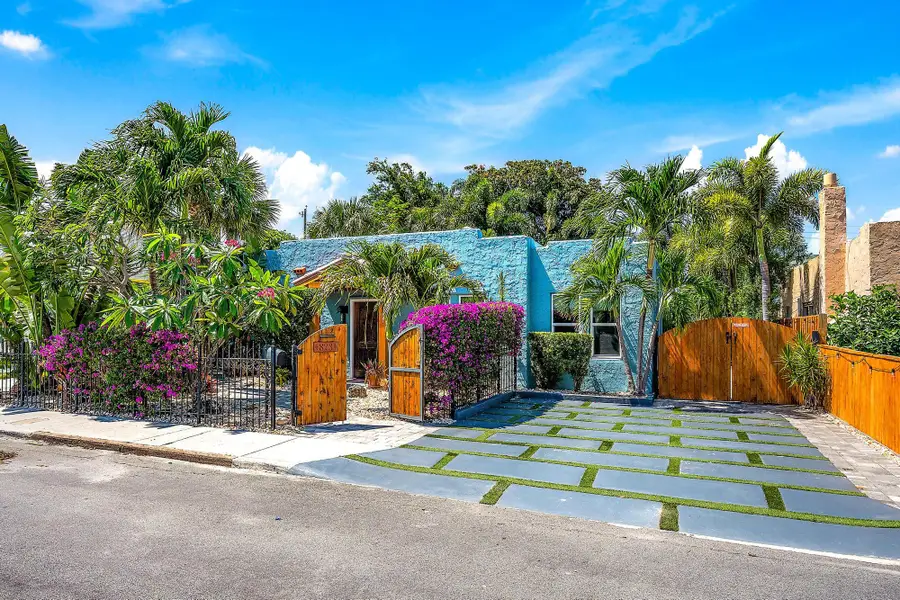 823 Selkirk Street S, West Palm Beach, FL 33405 - #2