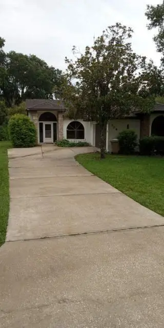 108 Greentree Lane, Yalaha, FL 34797