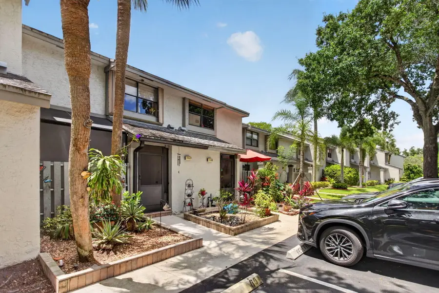 3327 Carambola Circle S, Coconut Creek, FL 33066 - #3