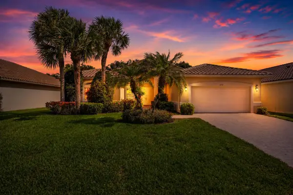 6721 Arno Way, Boynton Beach, FL 33472