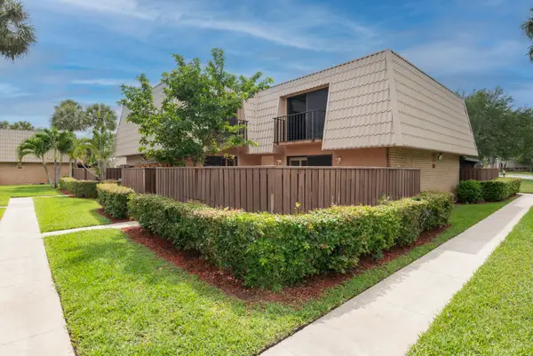 5821 58th Way, West Palm Beach, FL 33409