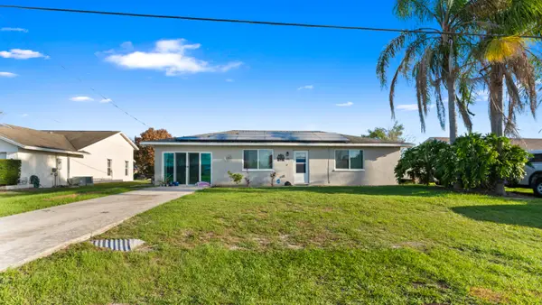 386 SE Oakridge Drive, Port St Lucie, FL 34984