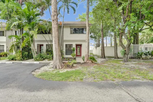 3080 S Oakland Forest Drive #101, Oakland Park, FL 33309